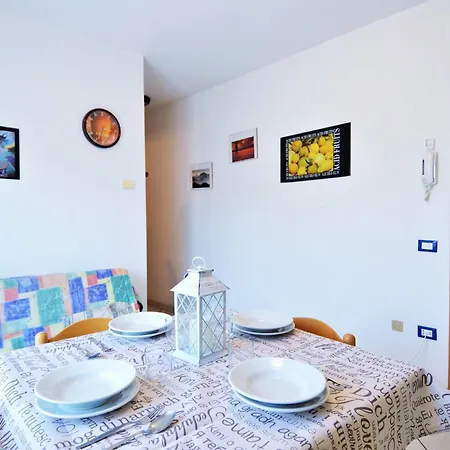 Apartment Traditional In With A Terrace *